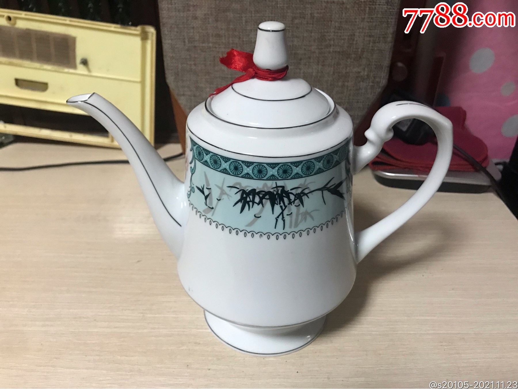 5品9980年代景德镇瓷茶壶$1389.5品9980年代唐山出口瓷茶壶$389.