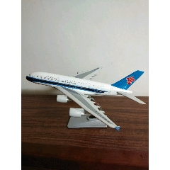 中国南方航空飞机模型(金属模型b6136)