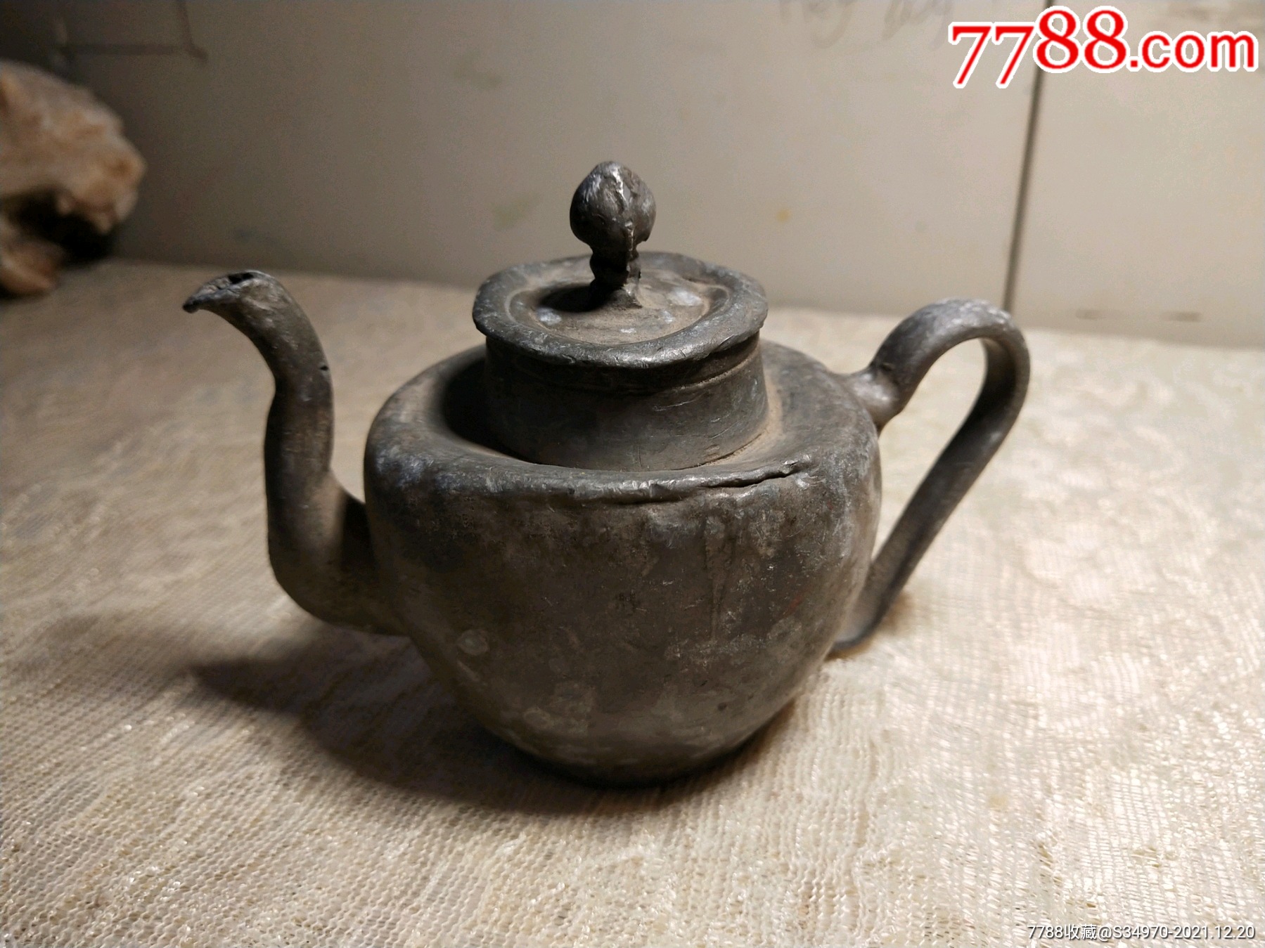 清代造型漂亮袖珍小锡壶一把高8厘米最宽处10厘米