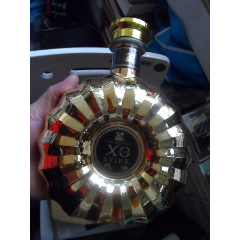 天鹅美月谷斯维尔xo白兰蒂酒瓶