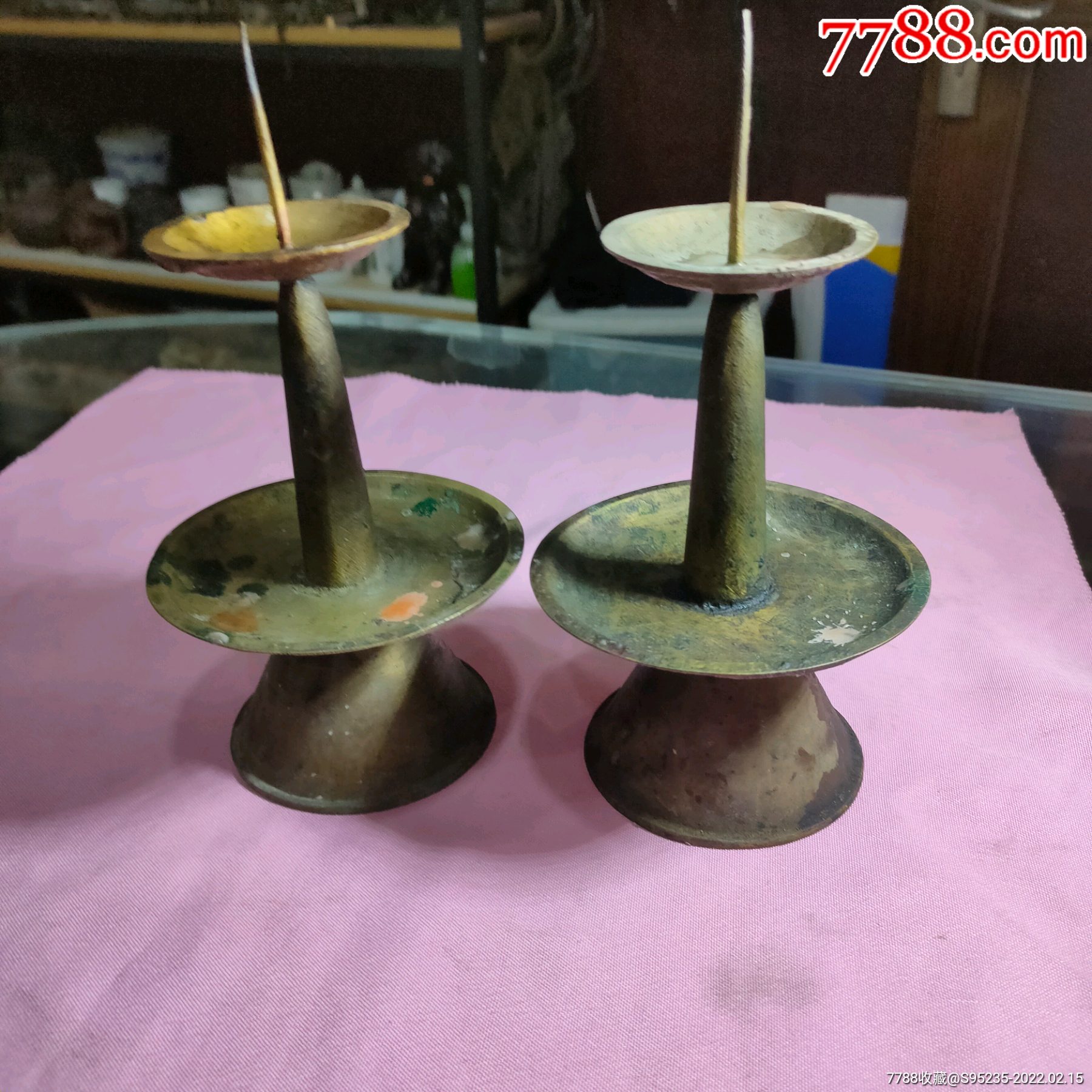 一对品相不错的铜制蜡烛台_价格150元【时代新居民】_第1张_7788收藏