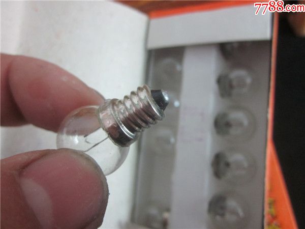 上世纪8090年代手提灯专用灯泡一盒10只