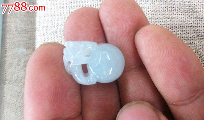 翡翠小挂件财源滚滚