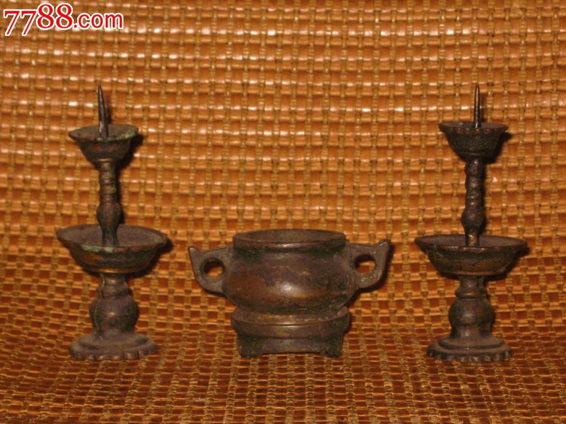 清代铜香炉,高4,2cm口直径3,2cm蜡烛台高8cm,一组