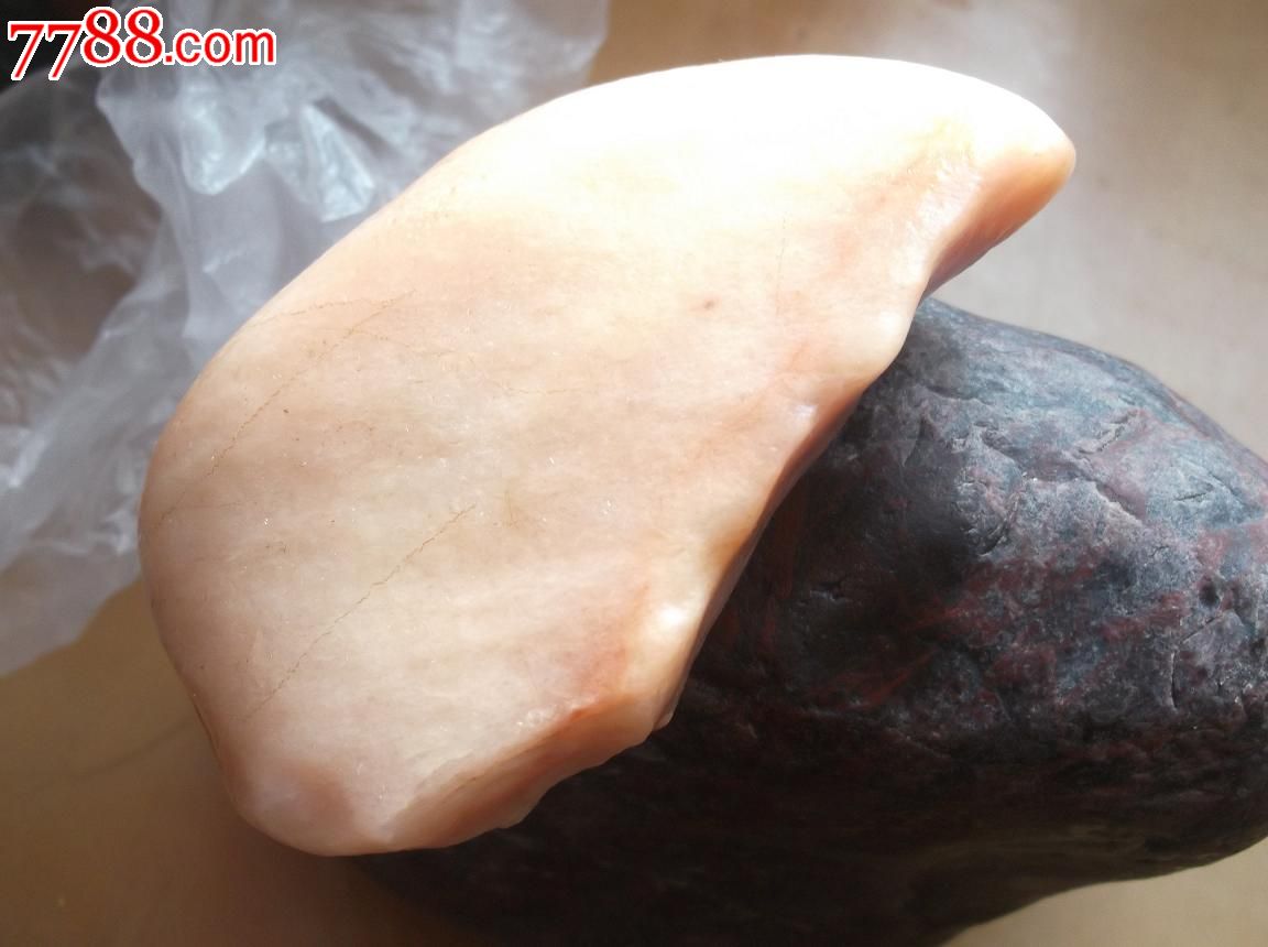 乌尔禾金丝玉原石