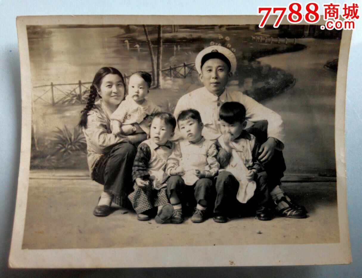 50年代老照片"美满温馨的军人之家"