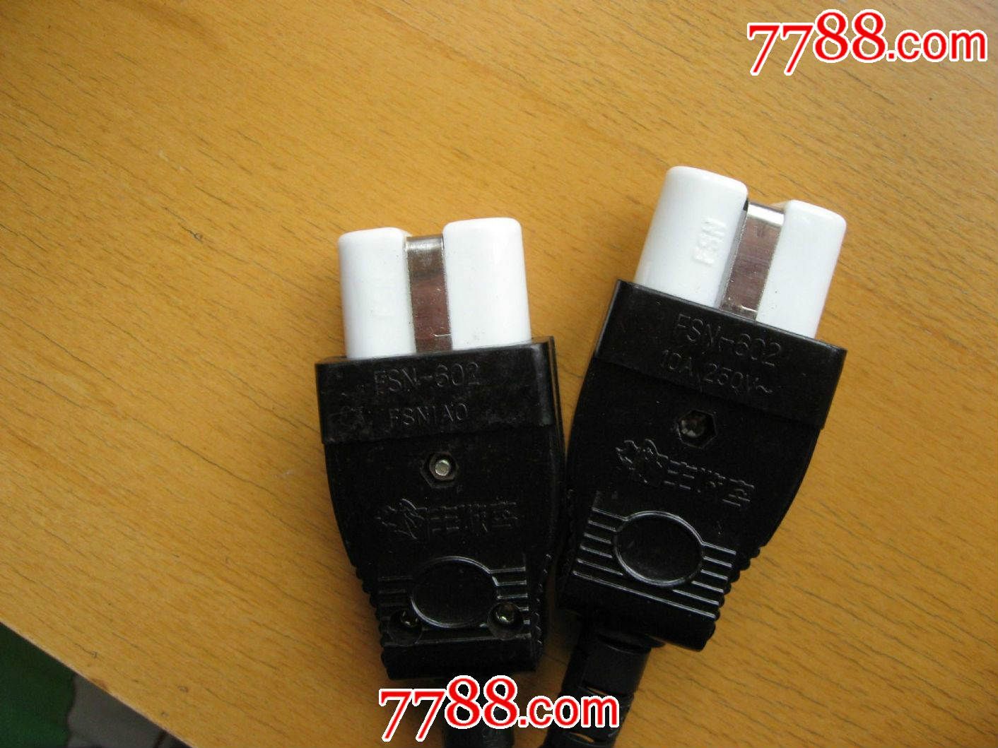 长江5202型(仿乌克兰)老五四电影机还音设备电