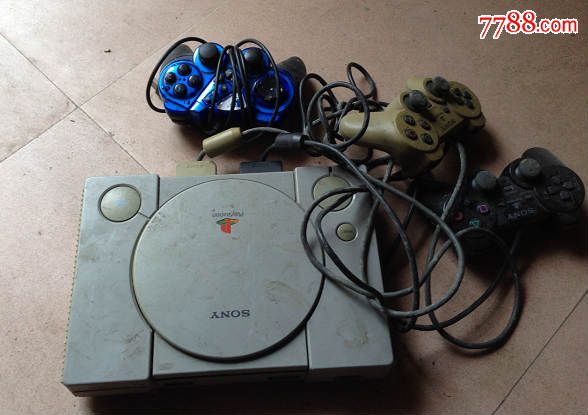 索尼PS光盘游戏机(买一送一)
