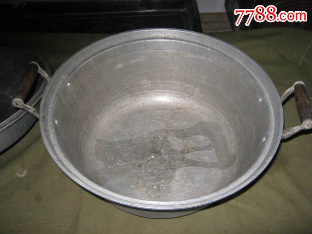 厚重的大铝锅,建国初期老物件,老民俗