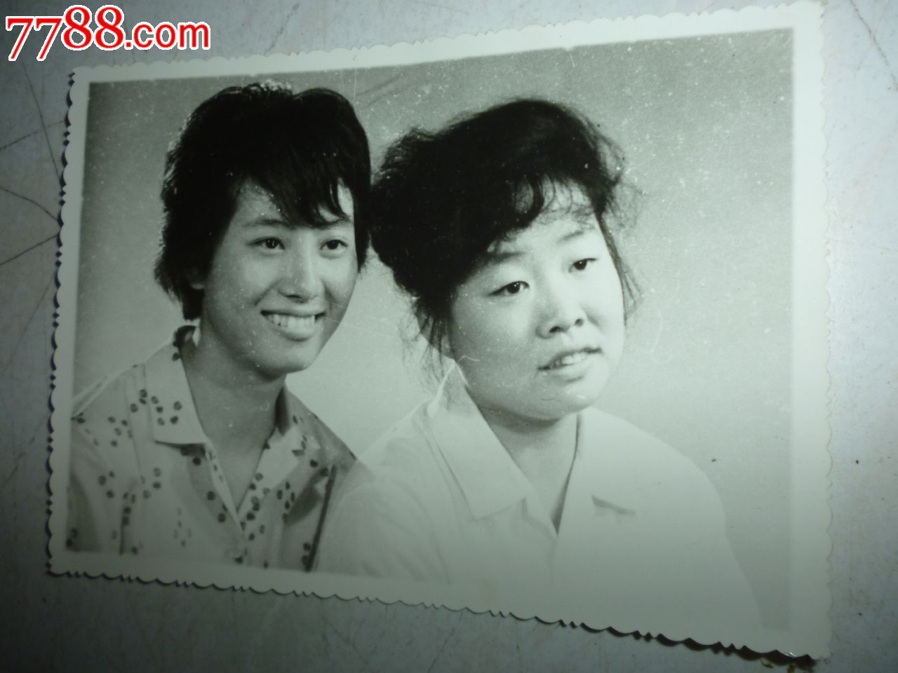 美女合影照片