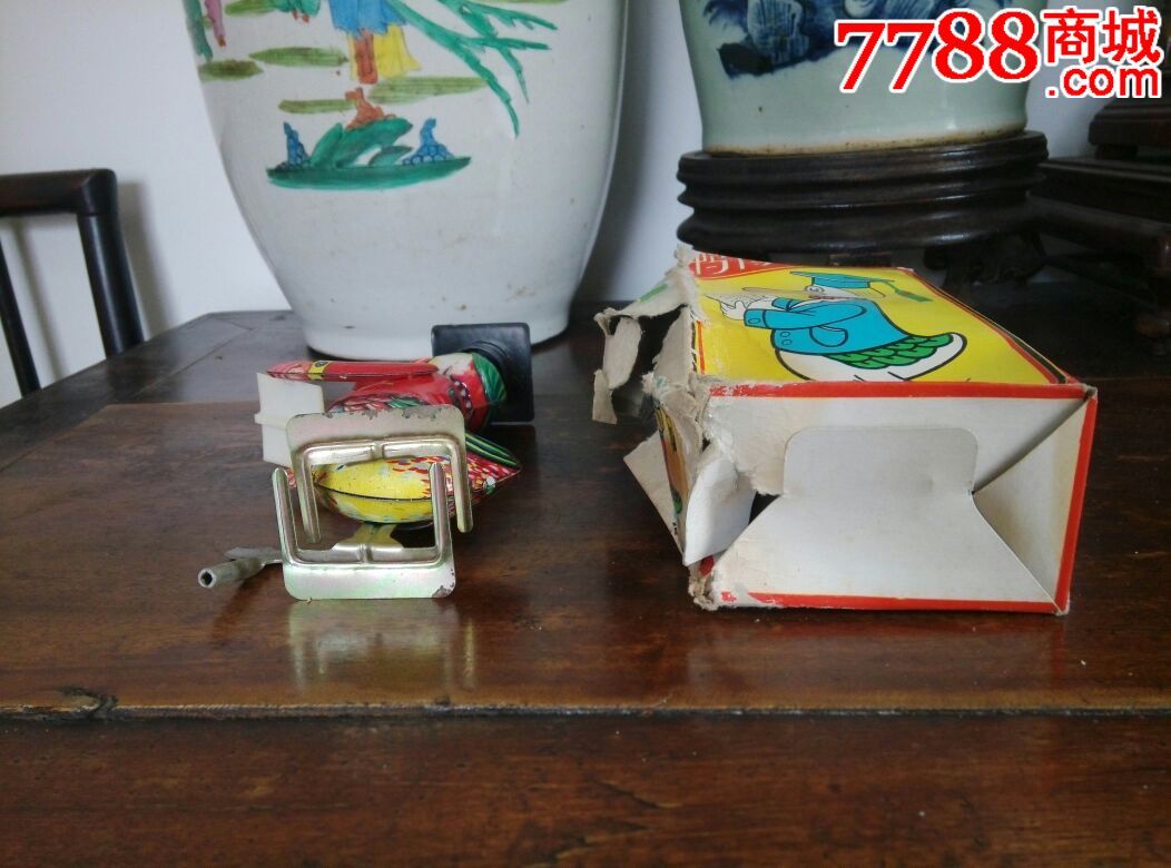 怀旧老玩具铁皮鸭博士(带原包装盒)