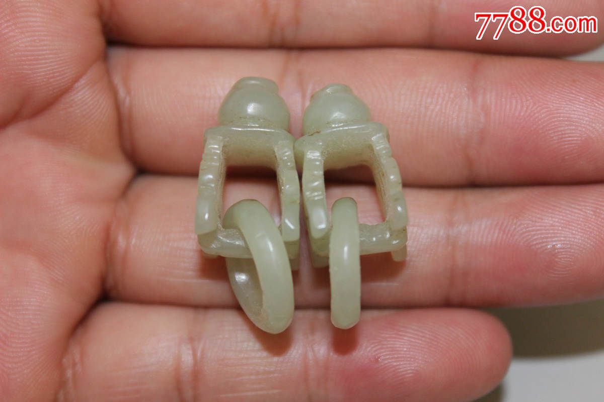 清代一对玉活环耳环