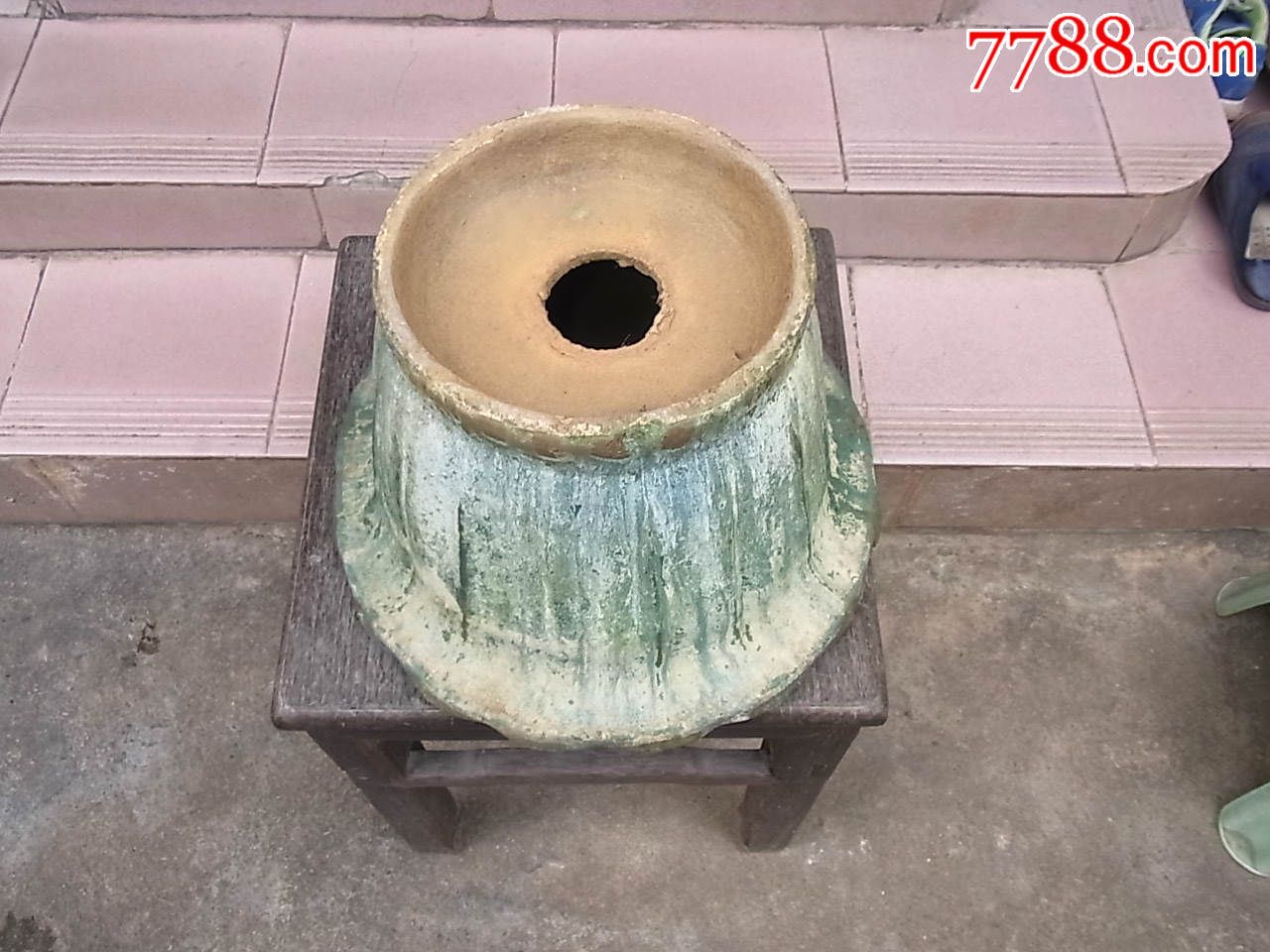 一个清代老石湾绿釉大花盆