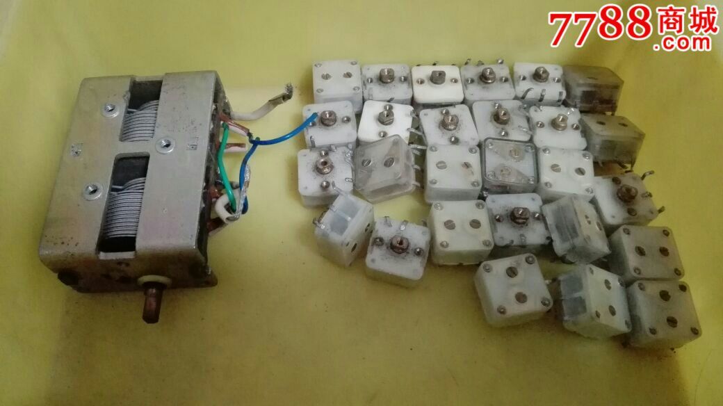 出,223p小型收音机双联,空气四联