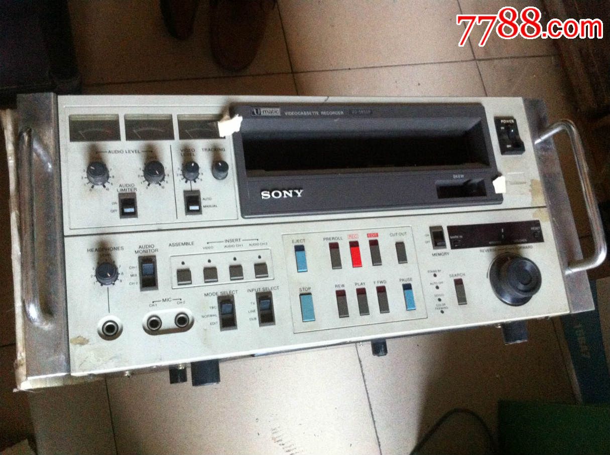 电视台老式索尼3\/4磁带编辑录像机、切换台、