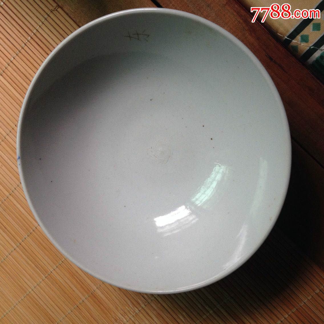 蓝边碗