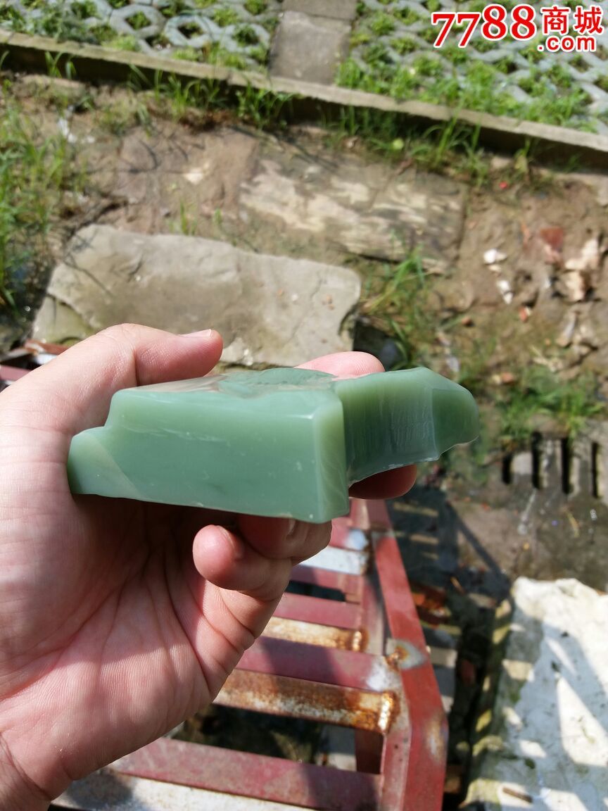 和田玉俄罗斯碧玉鸭蛋青粉青无结构原石