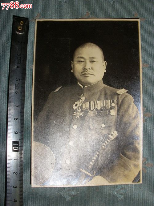 持将官军*佩戴伪满洲国建国勋章的日本将军原版照片