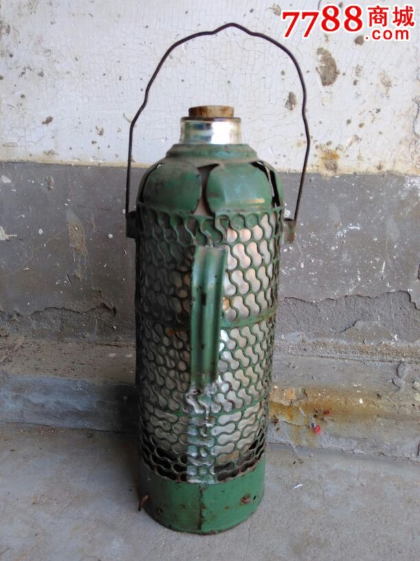 不错的绿搪瓷老暖水瓶