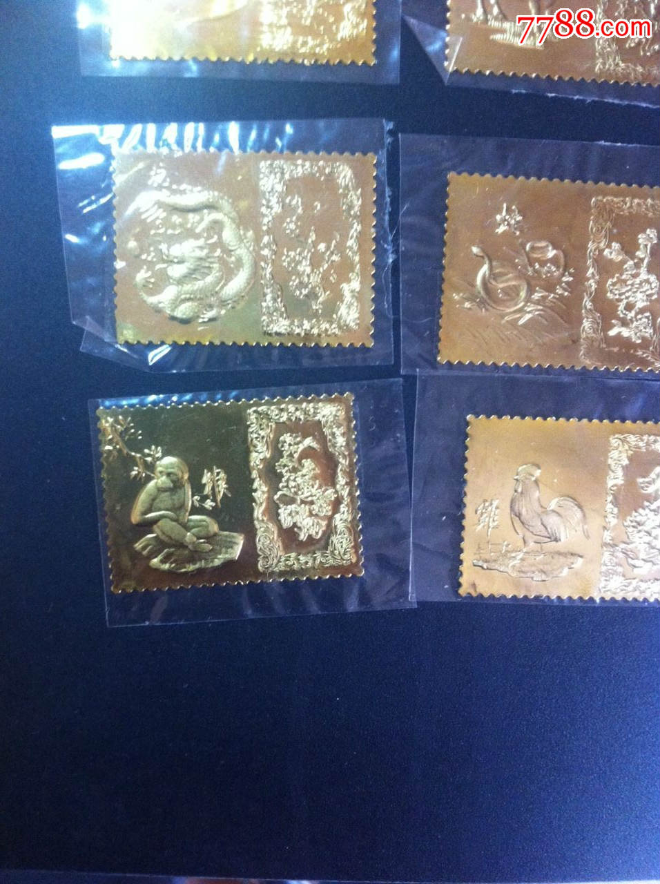公元2000年发行龙年纯金箔十二生肖邮票纪念品