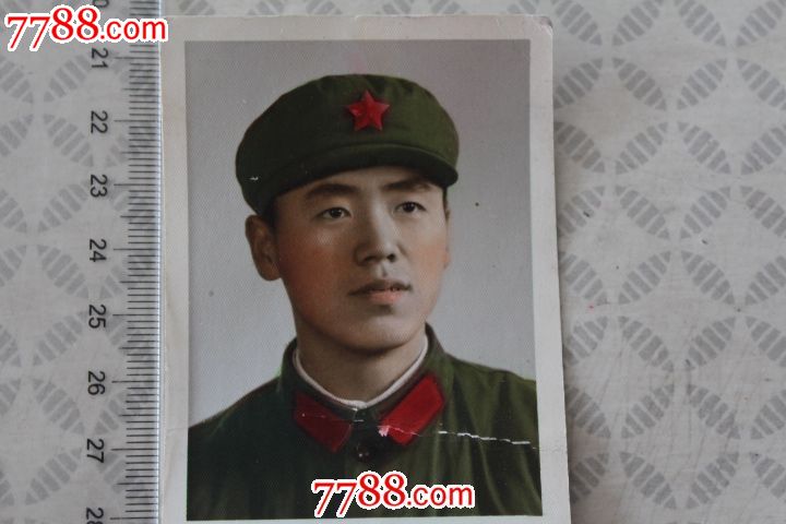 文革时期的军人--1972北京照相,老照片,个人照片,年代不祥,手工上彩