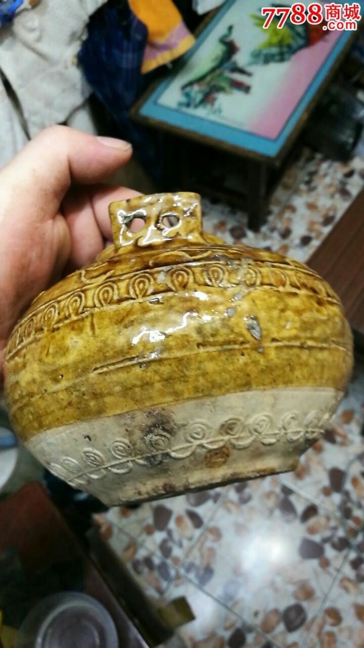 器型罕见的老开门清代马口窑暗八仙陶黄釉水壶!