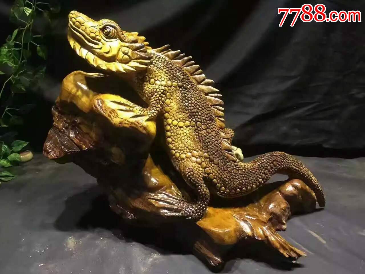 【品名】金丝楠木蜥蜴(吸亿)-木雕摆件-7788木艺