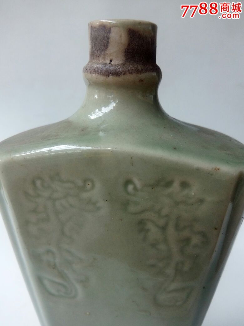 中国汝瓷厂制造的杜康酒瓶