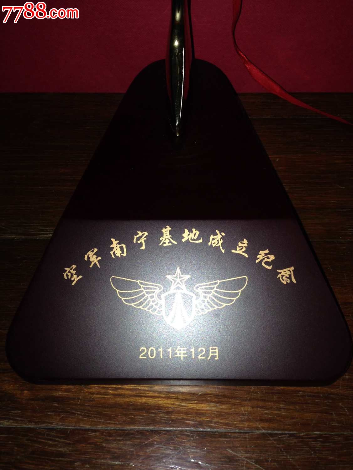 2011年12月空军南宁基地成立纪念*全金属战斗机模型*首长礼品