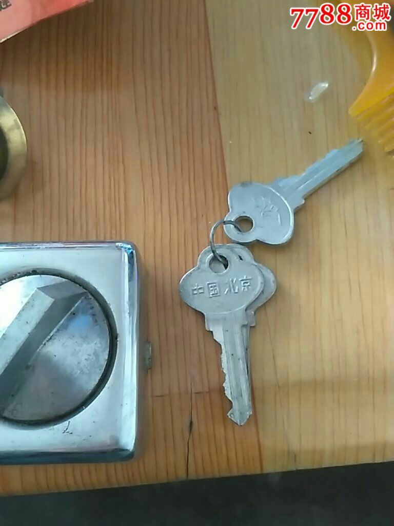 老弹子门锁
