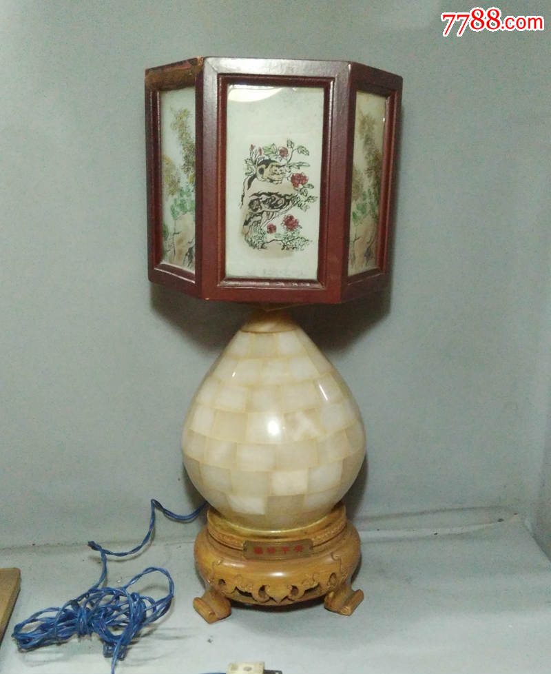 美观大气的八十年代玉石台灯