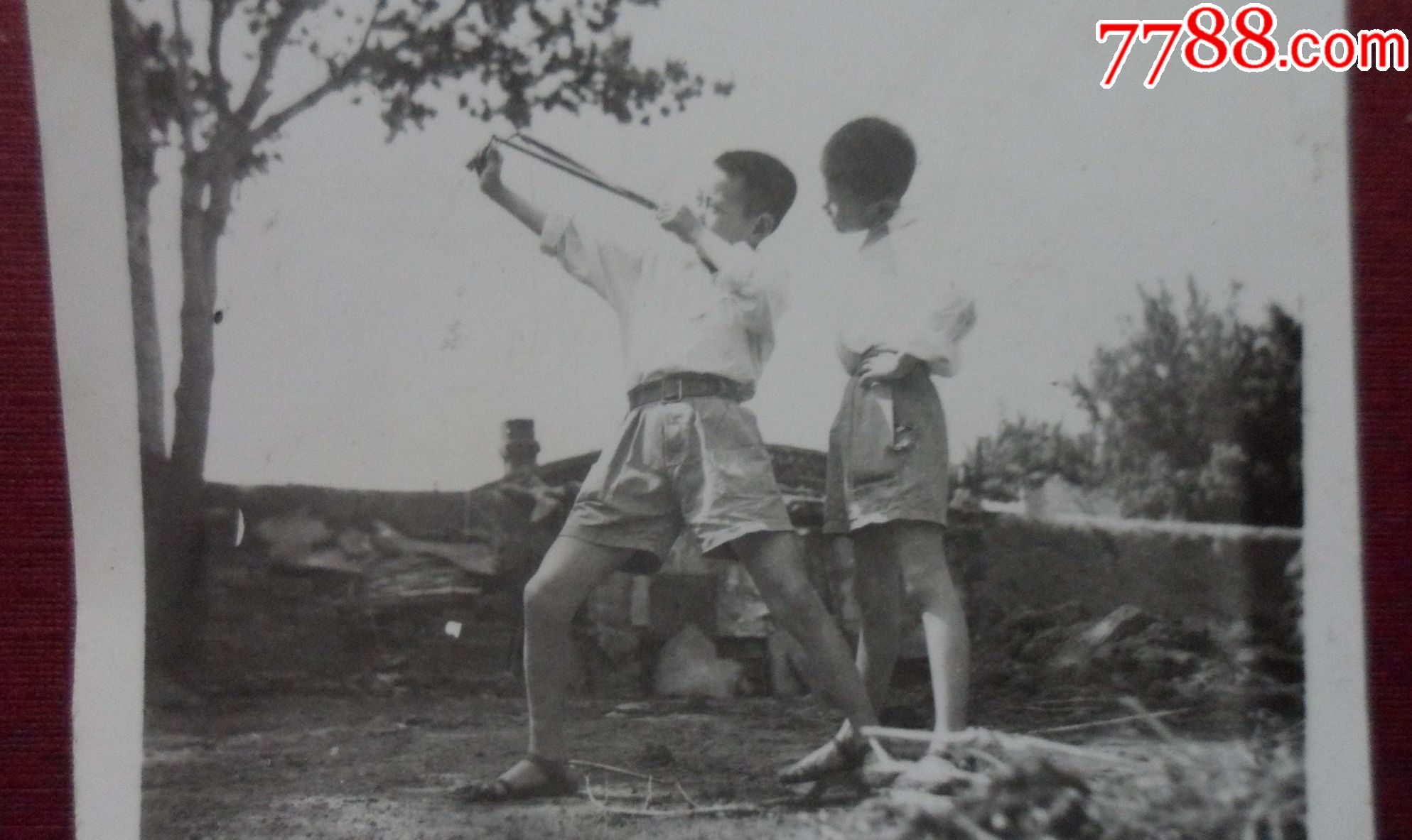 弹弓子,比谁打得准