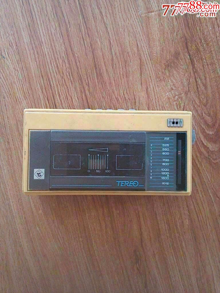 老式收音机-----磁带播放器两用的