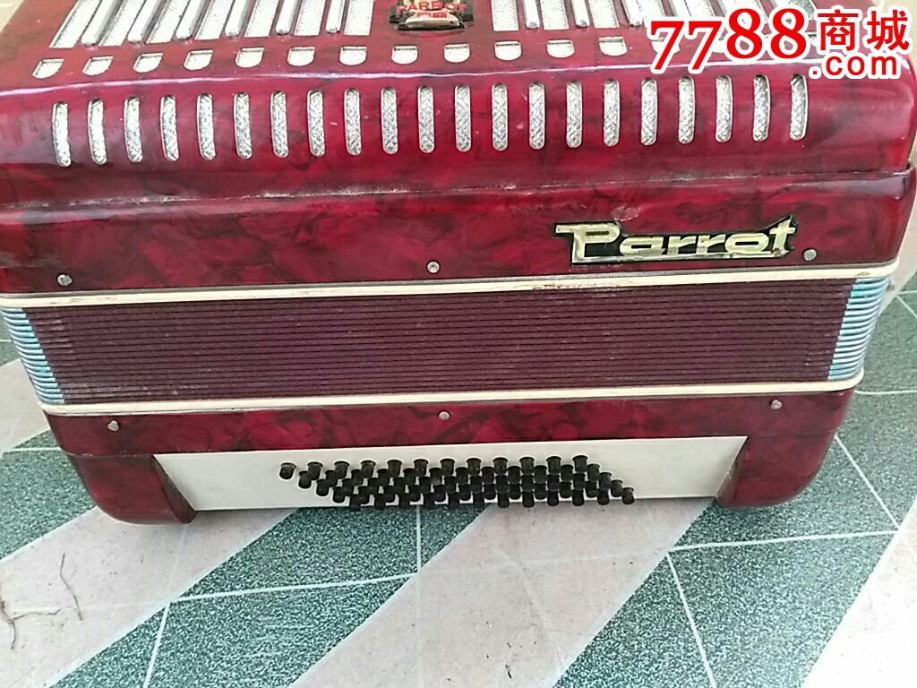鹦鹉牌手风琴
