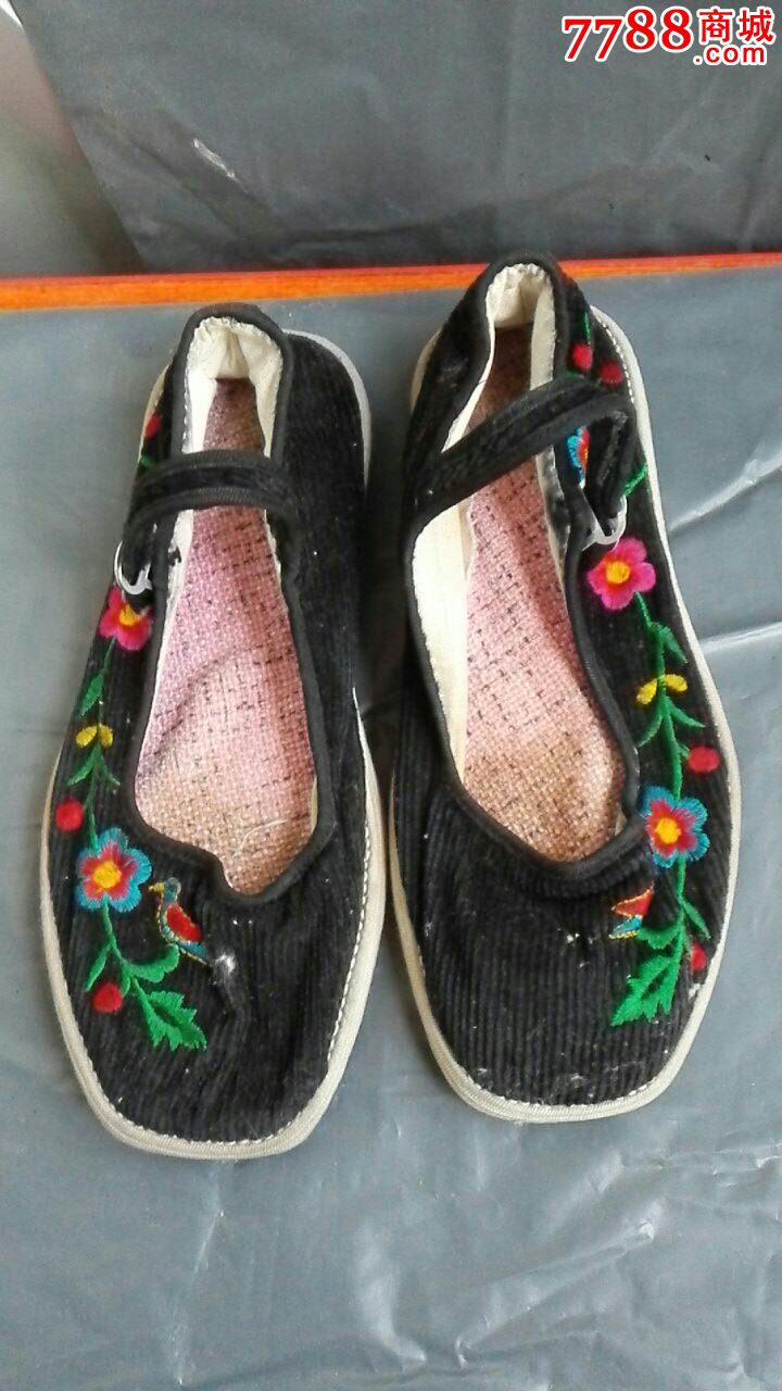 手工纳底女条绒绣花单鞋