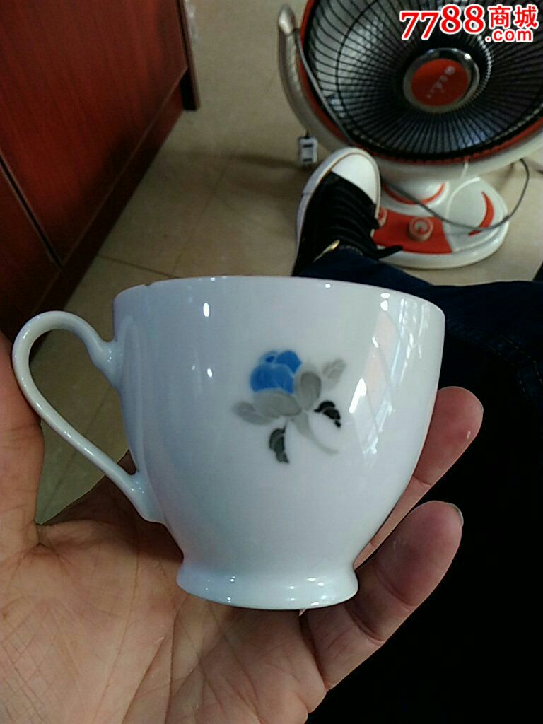 醴陵星火70年代中国制造款手绘茶杯一对