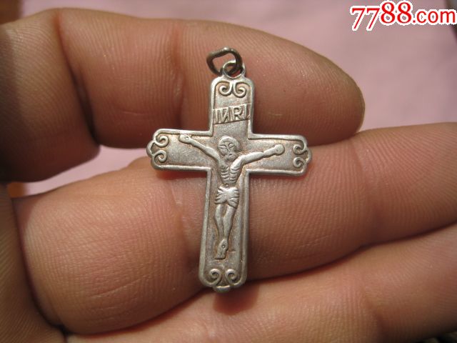 一个漂亮的十字上帝保佑银挂件