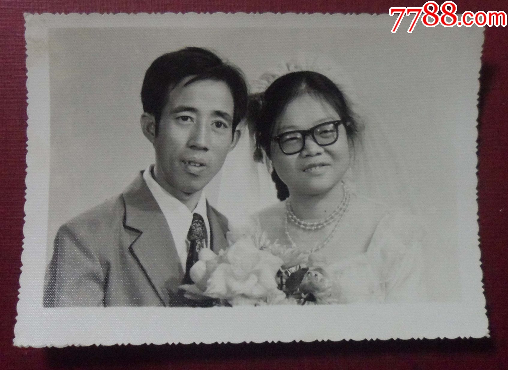 戴眼镜的婚纱新娘9厘米11厘米