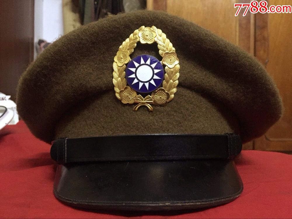国军冬季黄呢子军官大盘帽(50年代)