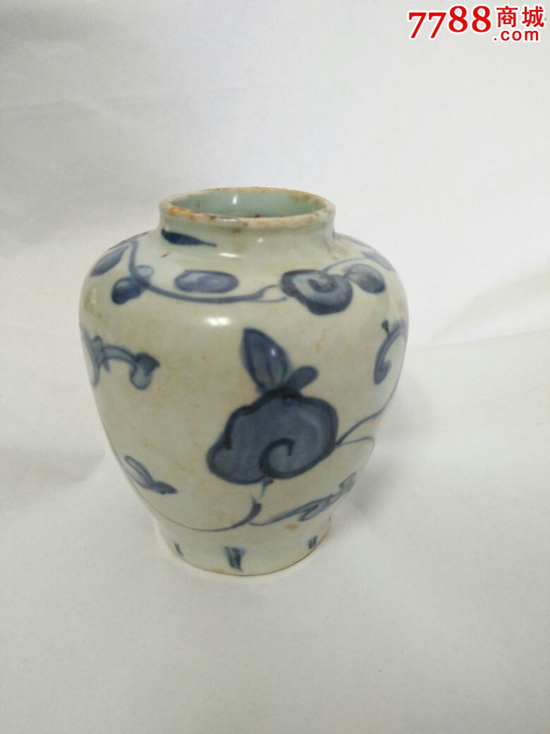 明代青花缠枝罐