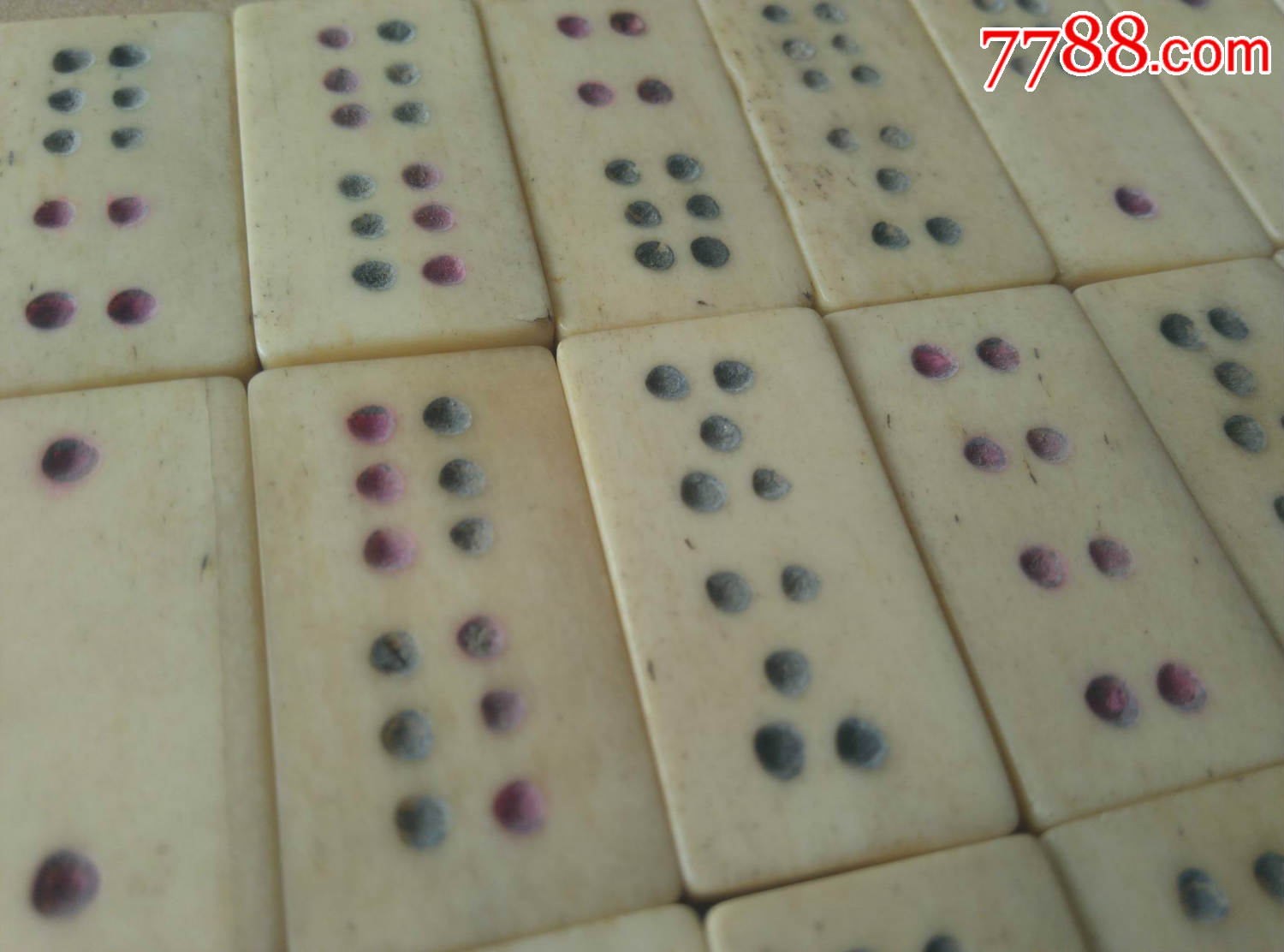 顶牛玩法老骨牌