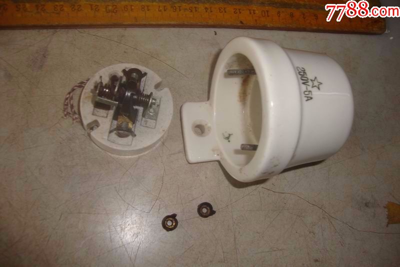 解放初期瓷器电灯露天开关全品