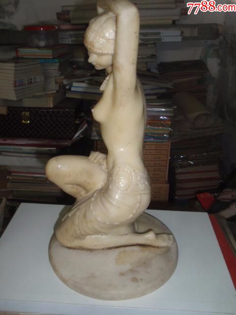 美女石像(材质不清楚)