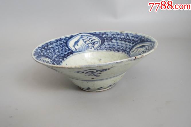 包老清中青花斗笠碗有炸底