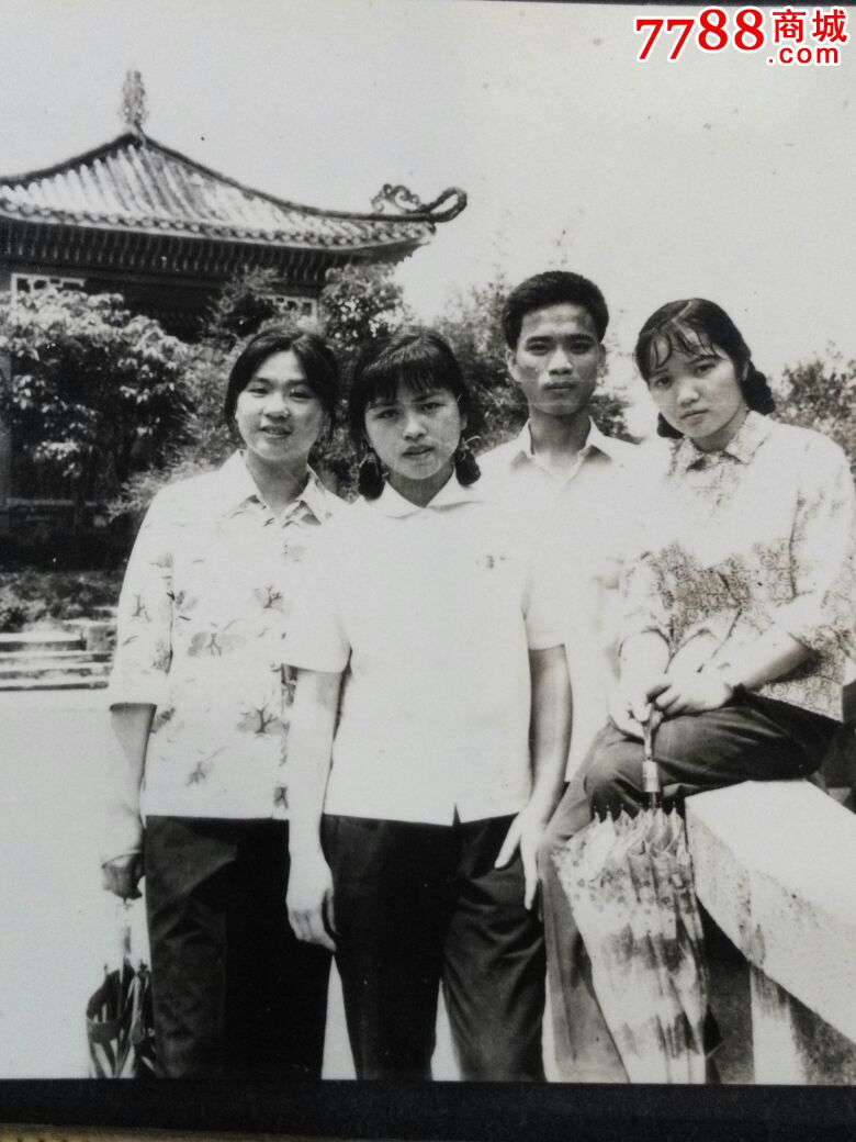 美女老照片一以图为准