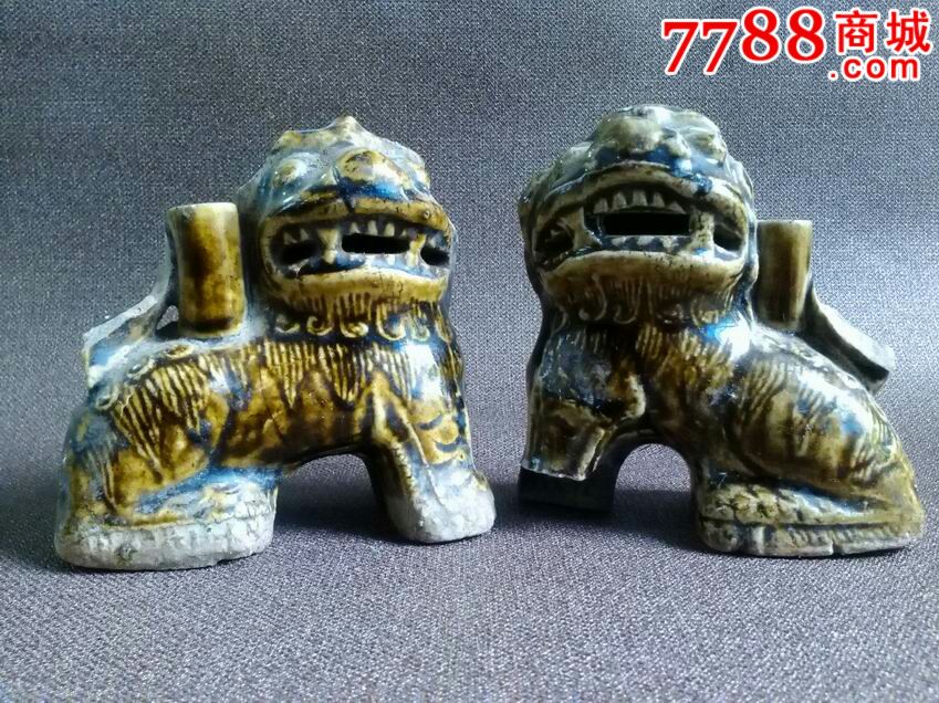 清朝瓷狮子烛台一对