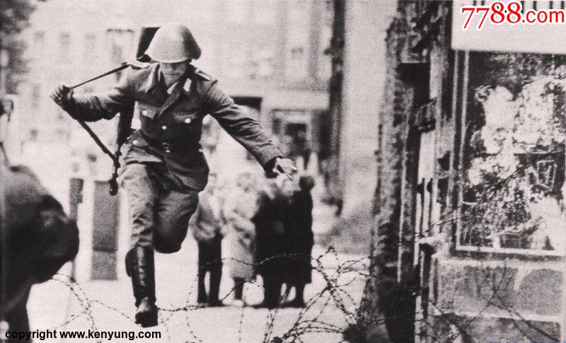 东德M56钢盔+阅兵灰罩