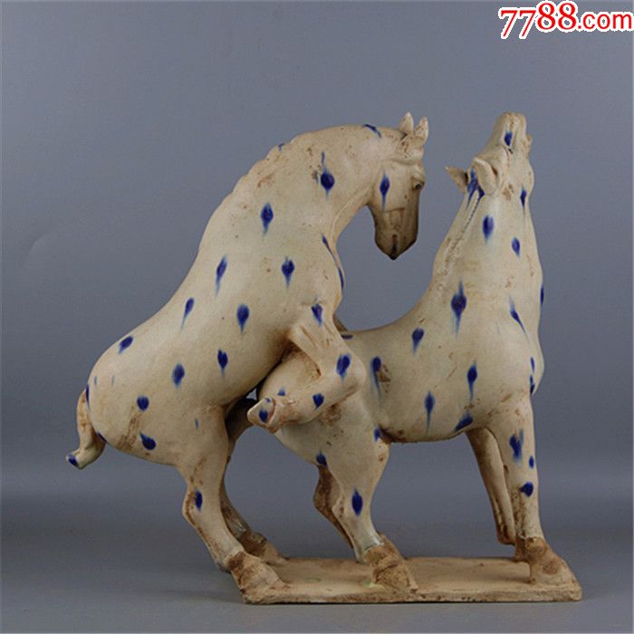 唐代青花斑点纹交配马雕塑瓷