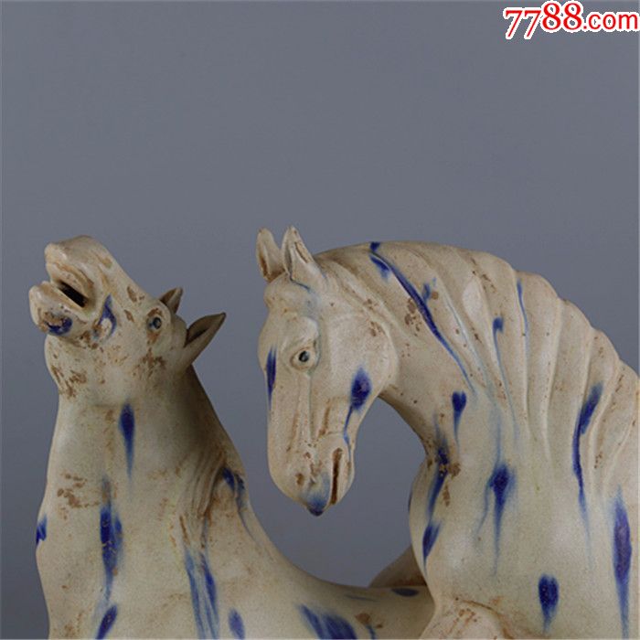 唐代青花斑点纹交配马雕塑瓷