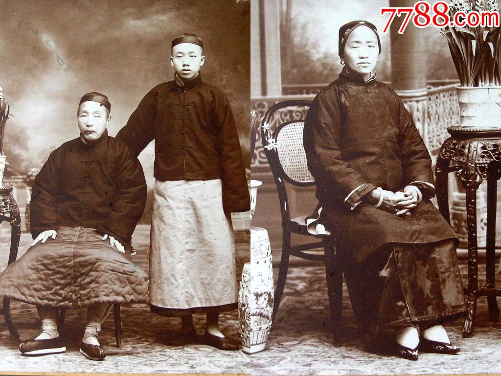老照片收藏170605-民国早期大幅面小脚老太全家福-云南府容芳相馆品好